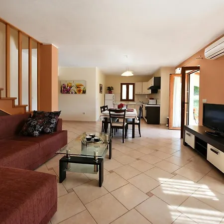 Villa Kmacici 377