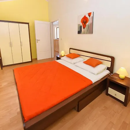 Villa Kmacici 377 *