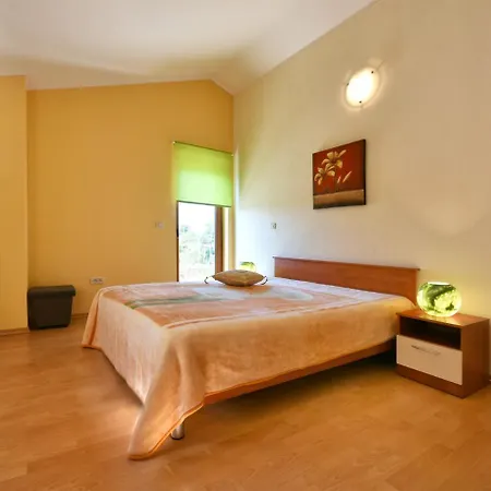 Villa Kmacici 377 Sveti Lovrec Pazenaticki